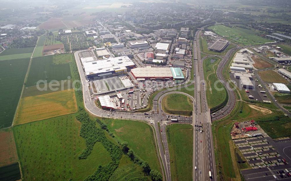 Aerial image Frankfurt - : Blick auf dasIKEA Einrichtungshaus Frankfurt Nieder-Eschbach - Adresse: IKEA Deutschland GmbH & Co. KG,Niederlassung Frankfurt,Züricher Straße 7 60437 Frankfurt Nieder-Eschbach