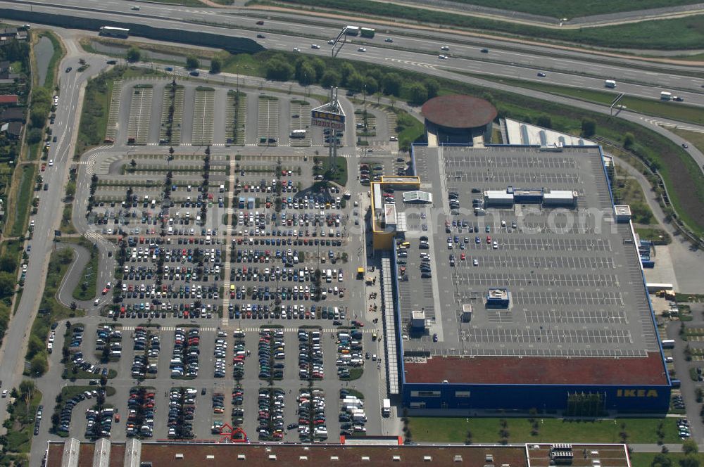 Hamburg from above - Blick auf das IKEA-Einrichtungshaus in Hamburg - Moorfleet an der Autobahnabfahrt Moorfleet (E22). View of the IKEA store in Hamburg - Moorfleet at the highway exit Moorfleet (E22).