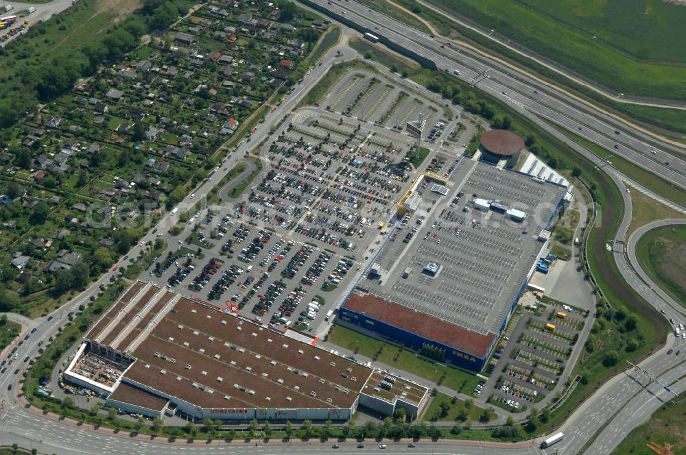 Aerial image Hamburg - Blick auf das IKEA-Einrichtungshaus in Hamburg - Moorfleet an der Autobahnabfahrt Moorfleet (E22). View of the IKEA store in Hamburg - Moorfleet at the highway exit Moorfleet (E22).