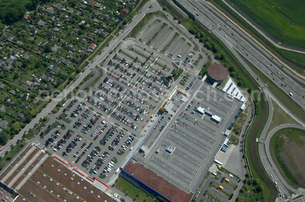 Aerial photograph Hamburg - Blick auf das IKEA-Einrichtungshaus in Hamburg - Moorfleet an der Autobahnabfahrt Moorfleet (E22). View of the IKEA store in Hamburg - Moorfleet at the highway exit Moorfleet (E22).