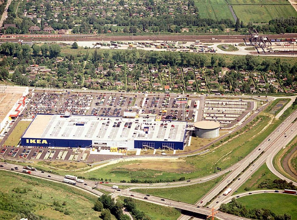 Aerial image Hamburg - Moorfleet - IKEA-Einrichtungshaus in Hamburg - Moorfleet an der Autobahnabfahrt Moorfleet (E22). Mit am Standort der neue BAUHAUS - Baumarkt.