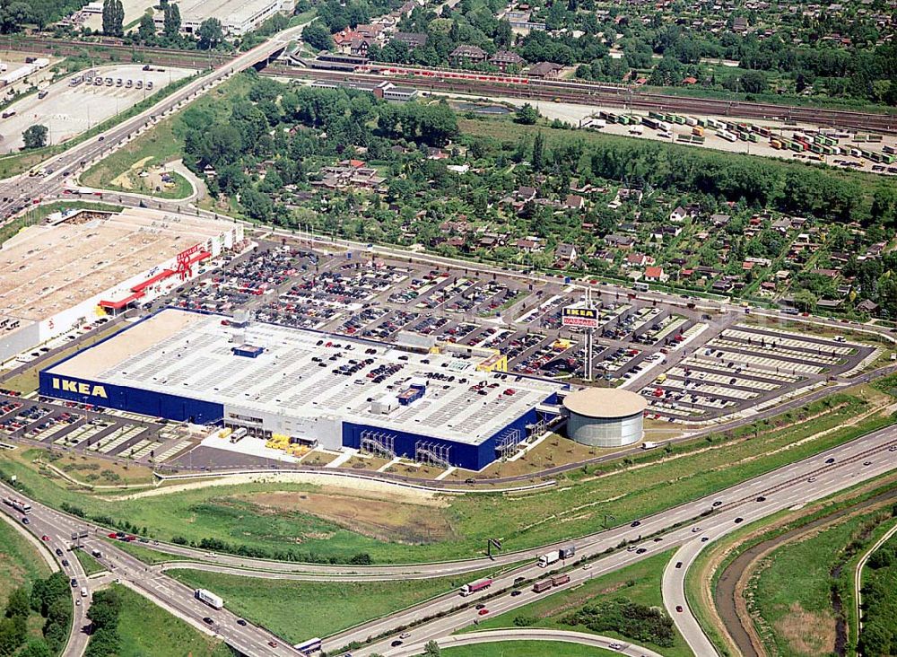 Aerial photograph Hamburg - Moorfleet - IKEA-Einrichtungshaus in Hamburg - Moorfleet an der Autobahnabfahrt Moorfleet (E22). Mit am Standort der neue BAUHAUS - Baumarkt.