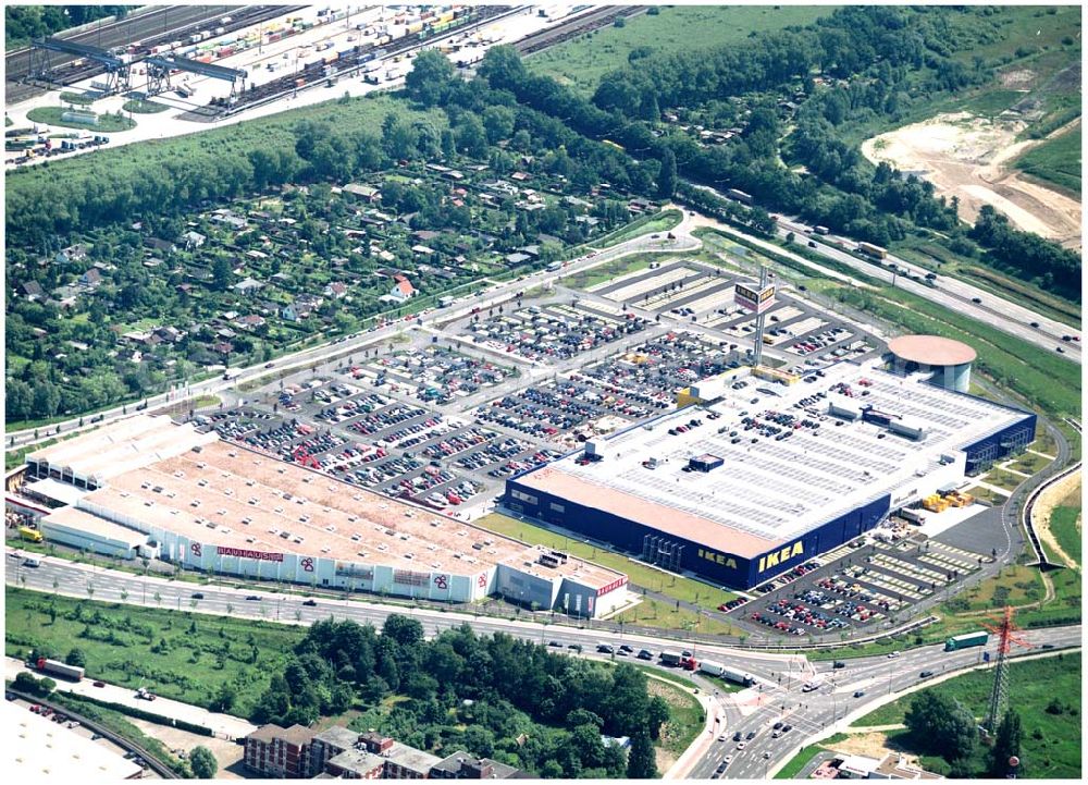 Hamburg - Moorfleet from the bird's eye view: IKEA-Einrichtungshaus in Hamburg - Moorfleet an der Autobahnabfahrt Moorfleet (E22). Mit am Standort der neue BAUHAUS - Baumarkt.