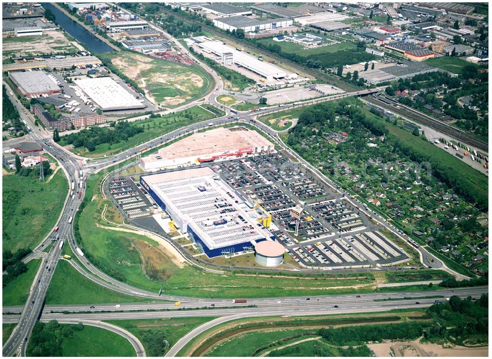 Hamburg - Moorfleet from above - IKEA-Einrichtungshaus in Hamburg - Moorfleet an der Autobahnabfahrt Moorfleet (E22). Mit am Standort der neue BAUHAUS - Baumarkt.