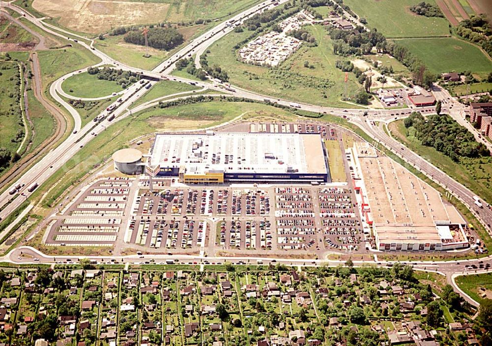 Hamburg - Moorfleet from the bird's eye view: IKEA-Einrichtungshaus in Hamburg - Moorfleet an der Autobahnabfahrt Moorfleet (E22). Mit am Standort der neue BAUHAUS - Baumarkt.