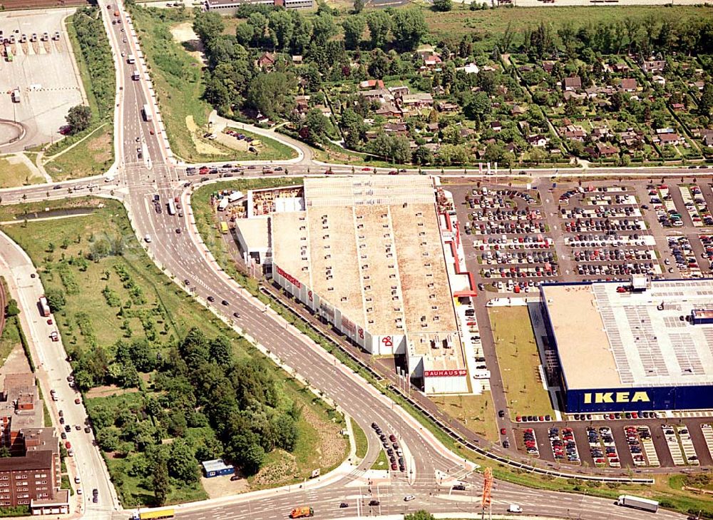 Aerial photograph Hamburg - Moorfleet - IKEA-Einrichtungshaus in Hamburg - Moorfleet an der Autobahnabfahrt Moorfleet (E22). Mit am Standort der neue BAUHAUS - Baumarkt.