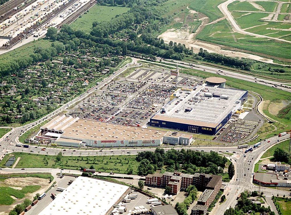 Aerial image Hamburg - Moorfleet - IKEA-Einrichtungshaus in Hamburg - Moorfleet an der Autobahnabfahrt Moorfleet (E22). Mit am Standort der neue BAUHAUS - Baumarkt.