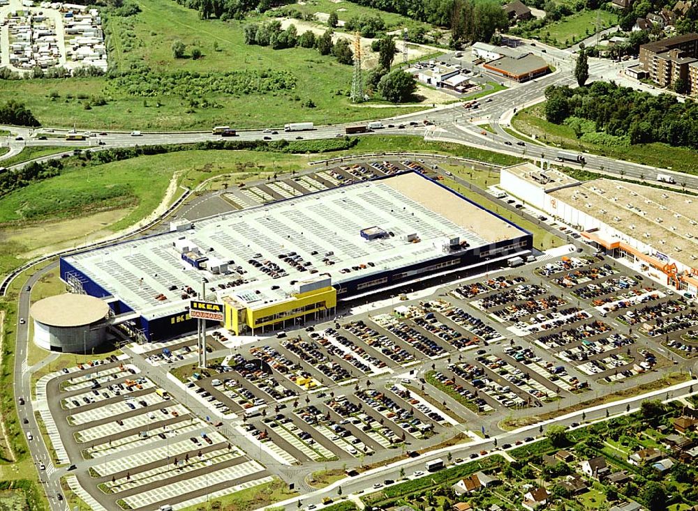 Hamburg - Moorfleet from above - IKEA-Einrichtungshaus in Hamburg - Moorfleet an der Autobahnabfahrt Moorfleet (E22). Mit am Standort der neue BAUHAUS - Baumarkt.