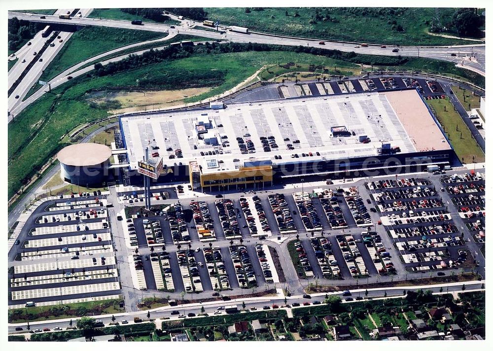 Aerial image Hamburg - Moorfleet - IKEA-Einrichtungshaus in Hamburg - Moorfleet an der Autobahnabfahrt Moorfleet (E22). Mit am Standort der neue BAUHAUS - Baumarkt.