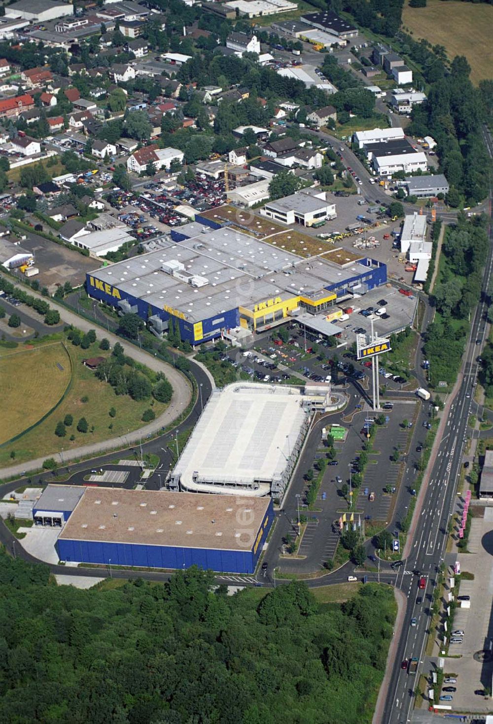 Hanau / Hessen from the bird's eye view: : Blick auf das IKEA Einrichtungshaus Hanau. IKEA Deutschland GmbH & Co.KG,Niederlassung Hanau,Oderstrasse 21,63452 Hanau