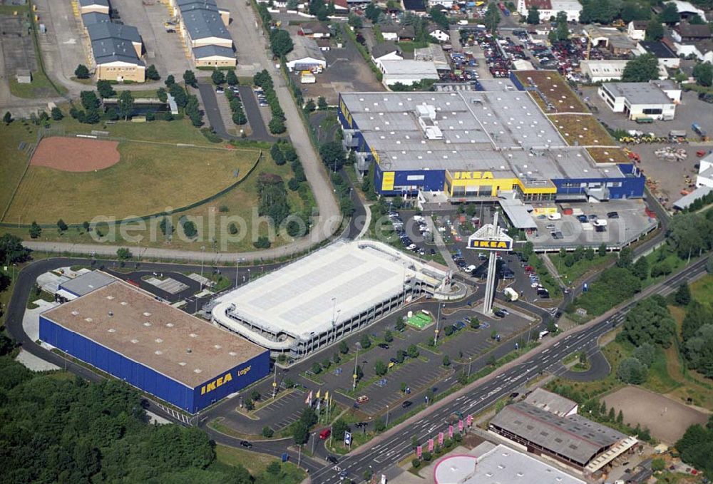 Hanau / Hessen from above - : Blick auf das IKEA Einrichtungshaus Hanau. IKEA Deutschland GmbH & Co.KG,Niederlassung Hanau,Oderstrasse 21,63452 Hanau