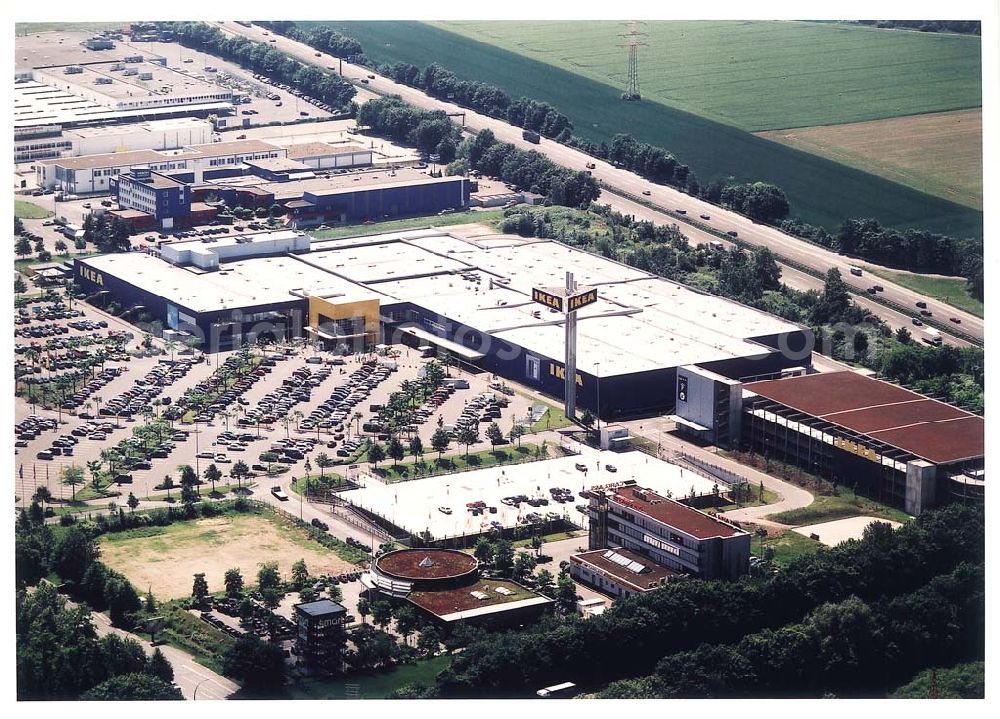 Aerial image Köln - Godorf - IKEA-Einrichtungshaus Köln-Godorf an der Shell-Raffinerie mit dem IKEA-eigenen Gewerbegebiet an der BAB 555.