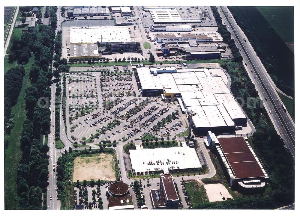 Aerial photograph Köln - Godorf - IKEA-Einrichtungshaus Köln-Godorf an der Shell-Raffinerie mit dem IKEA-eigenen Gewerbegebiet an der BAB 555.