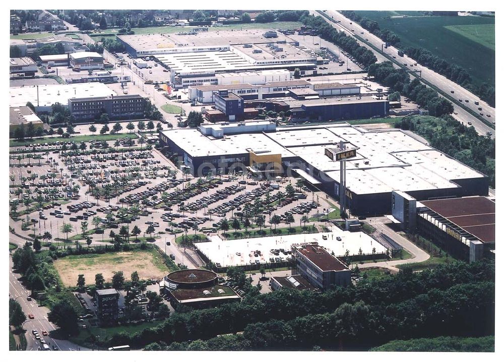 Aerial photograph Köln - Godorf - IKEA-Einrichtungshaus Köln-Godorf an der Shell-Raffinerie mit dem IKEA-eigenen Gewerbegebiet an der BAB 555.