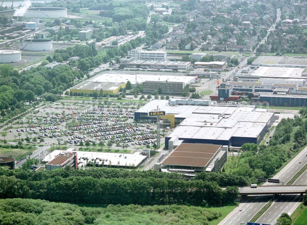 Köln - Godorf from above - IKEA-Einrichtungshaus Köln-Godorf an der Shell-Raffinerie mit dem IKEA-eigenen Gewerbegebiet an der BAB 555.