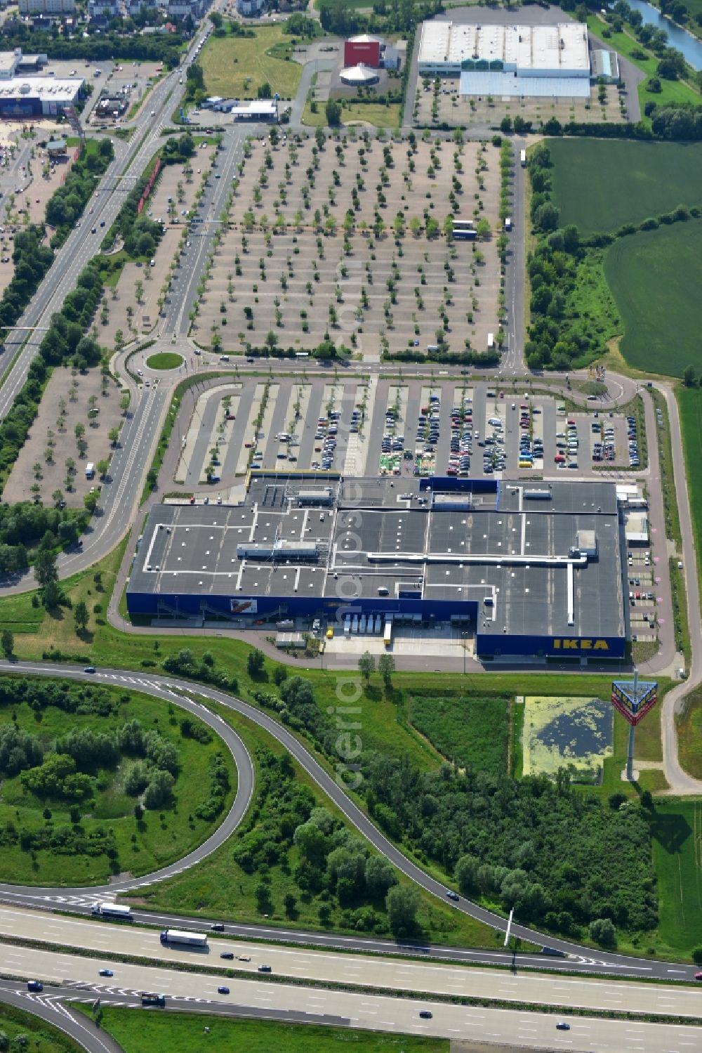 Leuna OT Günthersdorf from above - View of the IKEA furniture store / furniture store Leipzig / Halle in Guenthersdorf in Saxony-Anhalt