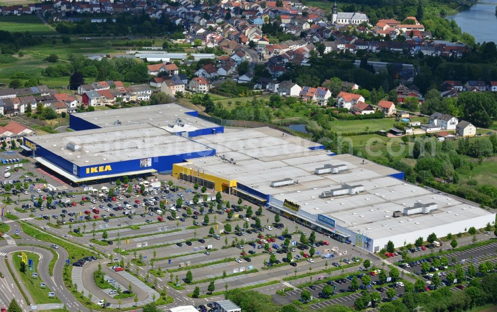 Aerial photograph Saarlouis - View of the IKEA furniture store / furniture store in Saarlouis in Saarland