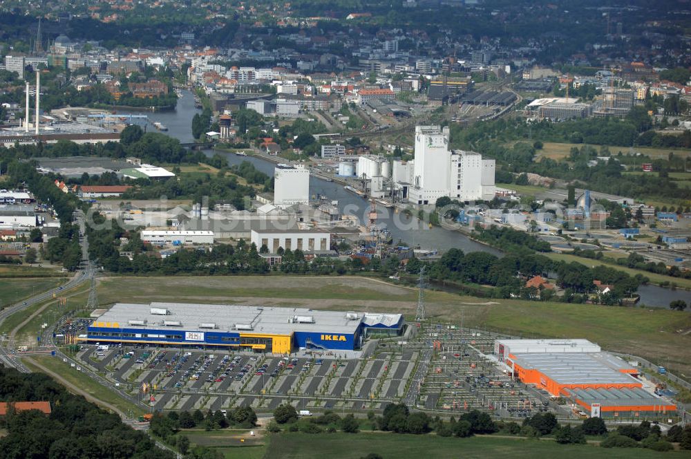 Aerial image Oldenburg - Blick auf das IKEA Einrichtungshaus in OLDENBURG. IKEA Deutschland GmbH & Co. KG; Niederlassung Oldenburg, Holler Landstr. 89, 26135 Oldenburg