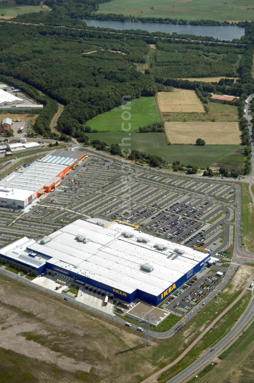 Aerial photograph Oldenburg - Blick auf das IKEA Einrichtungshaus in OLDENBURG. IKEA Deutschland GmbH & Co. KG; Niederlassung Oldenburg, Holler Landstr. 89, 26135 Oldenburg