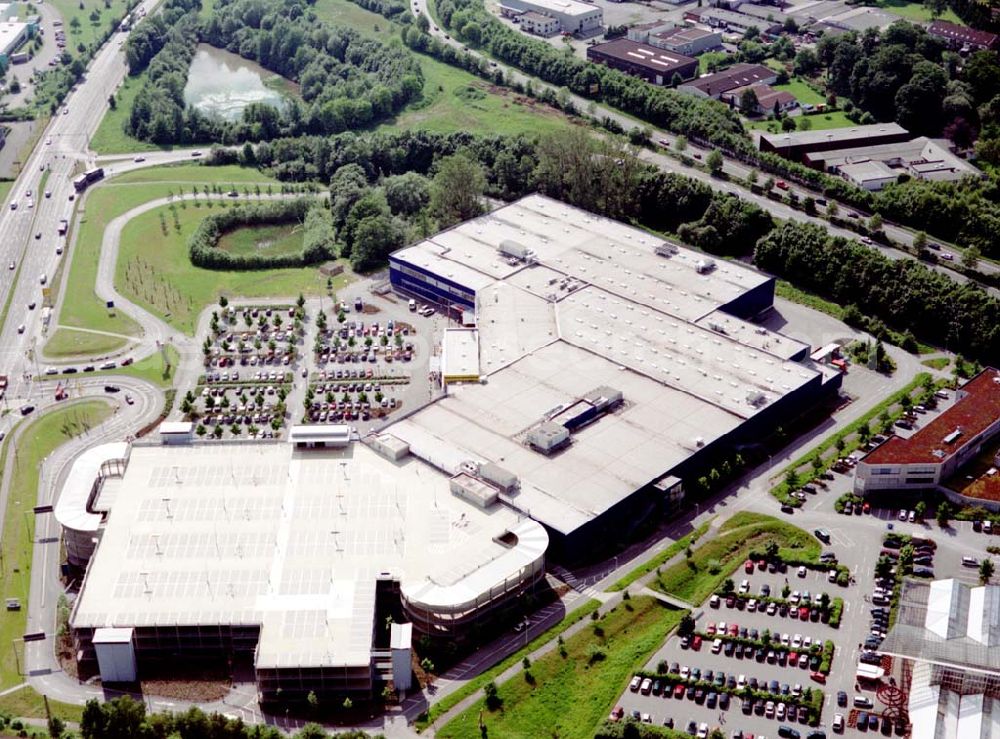 Bielefeld from the bird's eye view: IKEA-Einrichtungshaus am Ostwestfalendamm / Südring in Bielefeld-Brackwede.