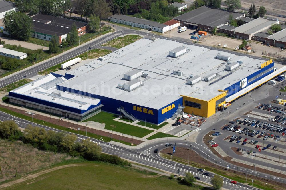 Rostock from the bird's eye view: Blick auf das IKEA Einrichtungshaus Rostock. Adresse: IKEA Deutschland GmbH & Co. KG, Niederlassung Rostock, Messestraße 25, 18069 Rostock