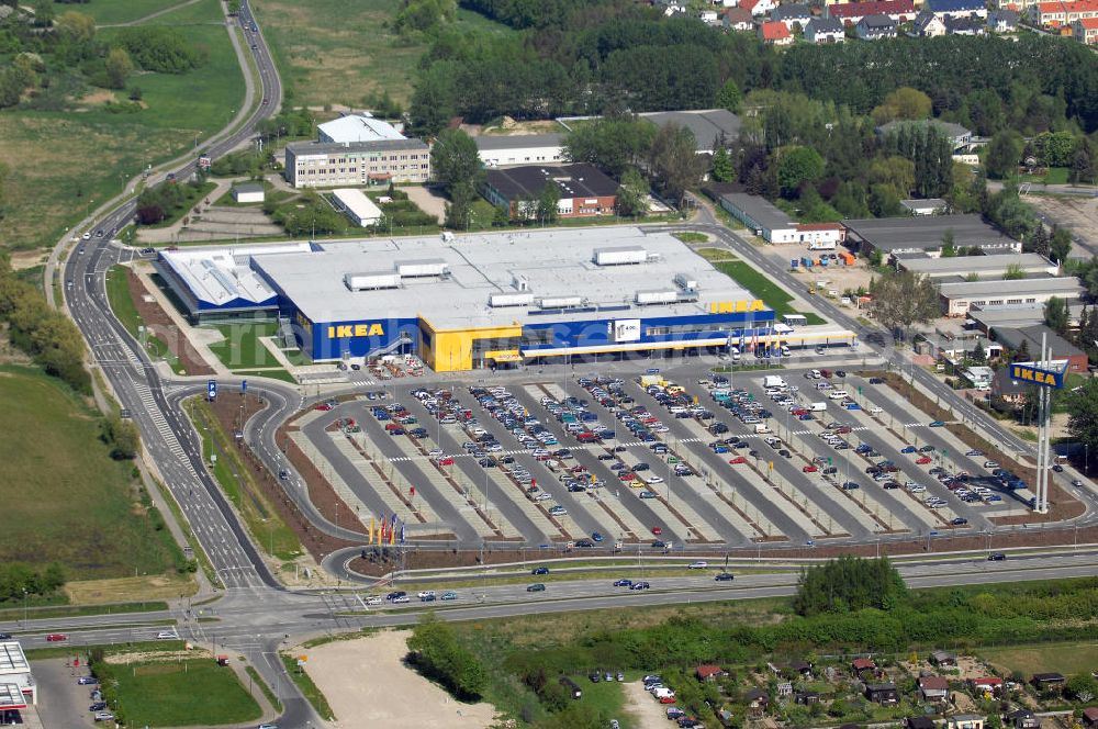 Rostock from above - Blick auf das IKEA Einrichtungshaus Rostock. Adresse: IKEA Deutschland GmbH & Co. KG, Niederlassung Rostock, Messestraße 25, 18069 Rostock