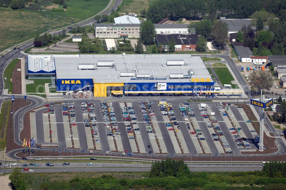 Rostock from the bird's eye view: Blick auf das IKEA Einrichtungshaus Rostock. Adresse: IKEA Deutschland GmbH & Co. KG, Niederlassung Rostock, Messestraße 25, 18069 Rostock