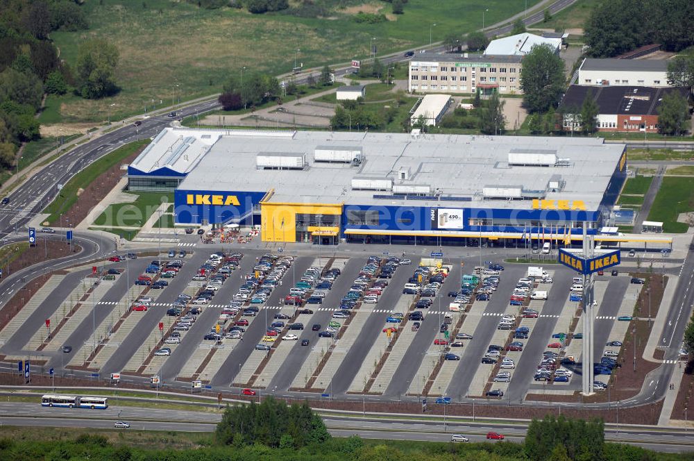 Aerial photograph Rostock - Blick auf das IKEA Einrichtungshaus Rostock. Adresse: IKEA Deutschland GmbH & Co. KG, Niederlassung Rostock, Messestraße 25, 18069 Rostock