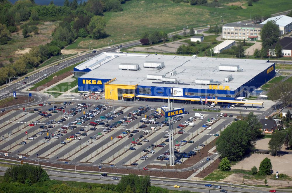 Rostock from the bird's eye view: Blick auf das IKEA Einrichtungshaus Rostock. Adresse: IKEA Deutschland GmbH & Co. KG, Niederlassung Rostock, Messestraße 25, 18069 Rostock