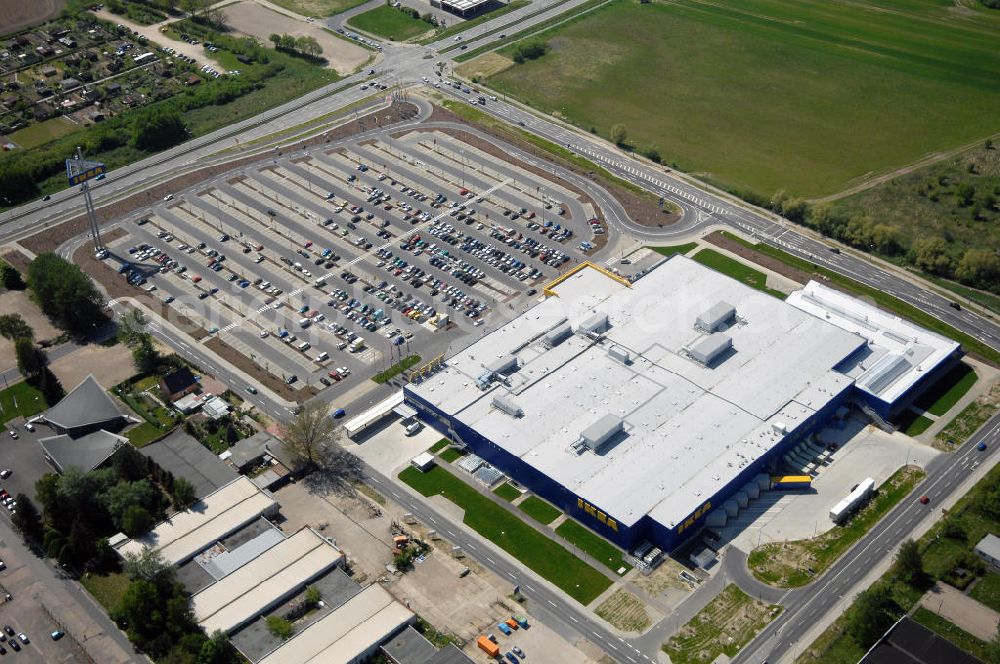 Rostock from the bird's eye view: Blick auf das IKEA Einrichtungshaus Rostock. Adresse: IKEA Deutschland GmbH & Co. KG, Niederlassung Rostock, Messestraße 25, 18069 Rostock