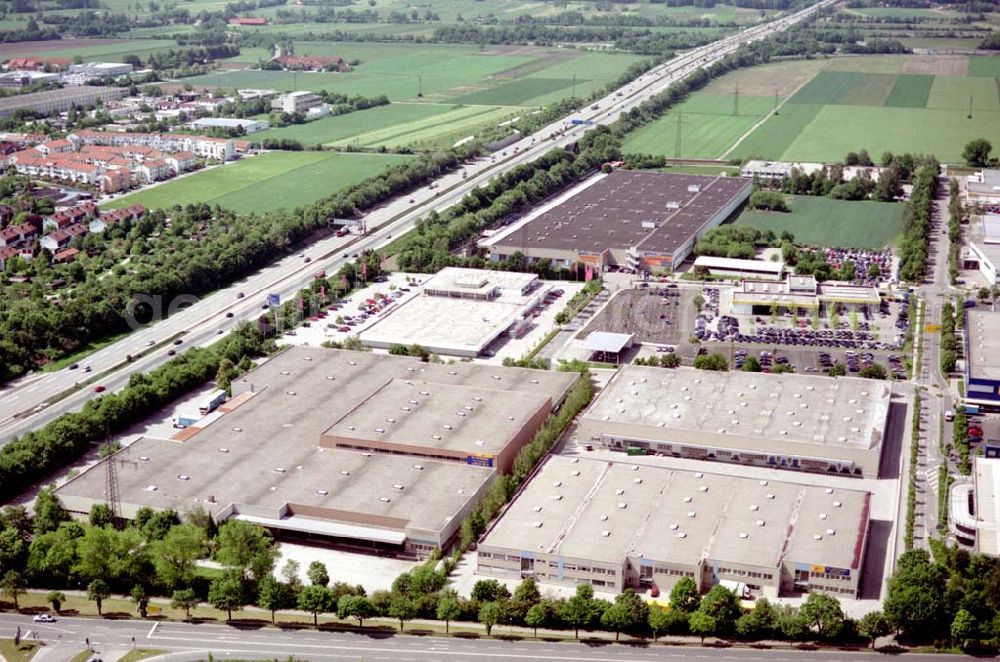 Aerial photograph Eching bei München - IKEA - Einrichtungshaus und vermietete Grundstücke bei Eching im Gewerbegebiet Ost an der Autobahn A9.