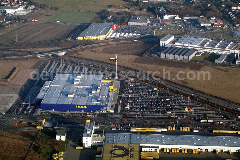 Aerial image Augsburg - IKEA Einrichtungshauses Augsburg.Gebaut wurde die IKEA Filiale in Augsburg auf einer Grundstücksfläche von 80.000 Quadratmetern mit einer Bruttogeschossfläche von 29.000 Quadratmetern.Die Investitionskosten in das neue IKEA Haus betragen ca. 46 Mio. Euro. Begonnen wurde mit den Bauarbeiten im April 2006, und sie verlaufen planmäßig. Am Schnittpunkt der Autobahn A8 München-Stuttgart mit den Schnellstraßen B2/B17 sowie den Bundesstraßen B10 und B300 gelegen, ist das Augsburger Haus aus allen Richtungen leicht erreichbar.