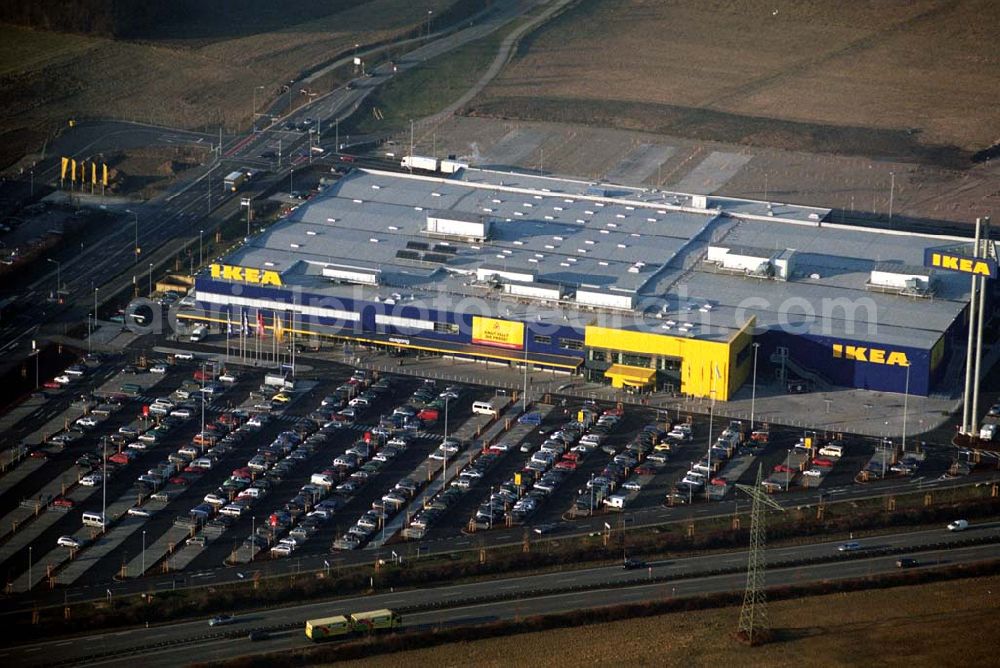 Aerial image Augsburg - IKEA Einrichtungshauses Augsburg.Gebaut wurde die IKEA Filiale in Augsburg auf einer Grundstücksfläche von 80.000 Quadratmetern mit einer Bruttogeschossfläche von 29.000 Quadratmetern.Die Investitionskosten in das neue IKEA Haus betragen ca. 46 Mio. Euro. Begonnen wurde mit den Bauarbeiten im April 2006, und sie verlaufen planmäßig. Am Schnittpunkt der Autobahn A8 München-Stuttgart mit den Schnellstraßen B2/B17 sowie den Bundesstraßen B10 und B300 gelegen, ist das Augsburger Haus aus allen Richtungen leicht erreichbar.