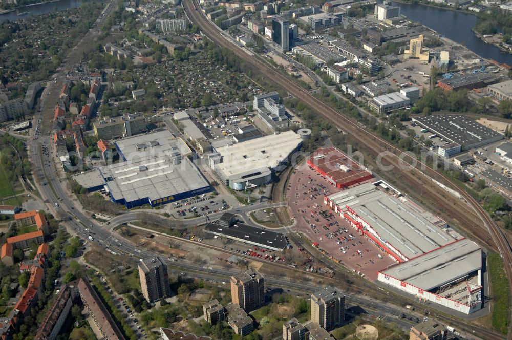 Aerial image Berlin - Blick auf das IKEA Einrichtungshaus im Gewerbegebiet in Berlin-Spandau. View of the furniture store IKEA in Berlin-Spandau.