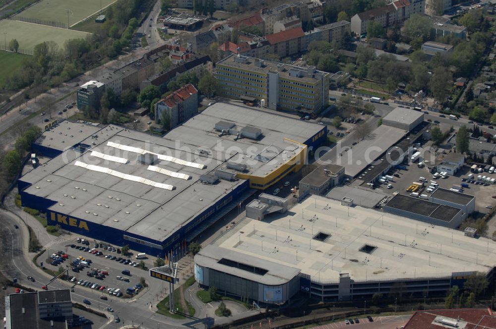 Aerial image Berlin - Blick auf das IKEA Einrichtungshaus im Gewerbegebiet in Berlin-Spandau. View of the furniture store IKEA in Berlin-Spandau.