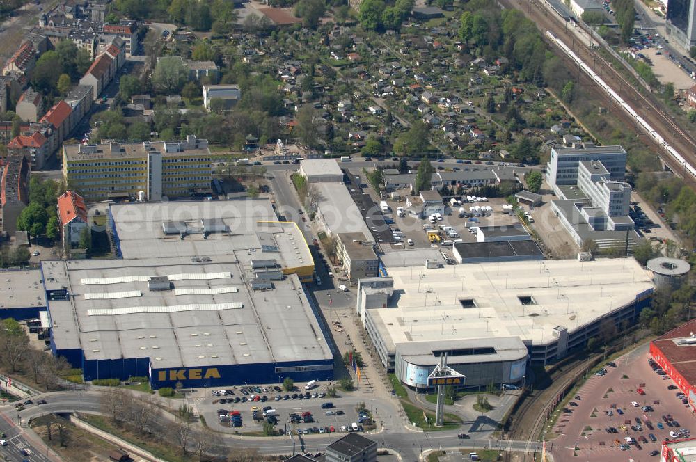 Berlin from the bird's eye view: Blick auf das IKEA Einrichtungshaus im Gewerbegebiet in Berlin-Spandau. View of the furniture store IKEA in Berlin-Spandau.