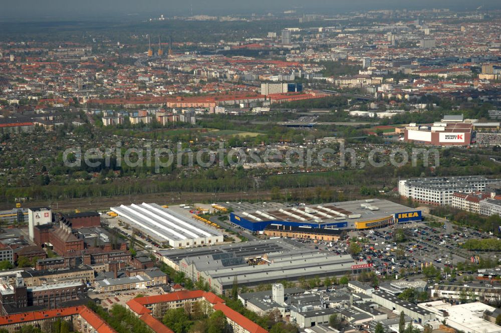 Aerial photograph Berlin - Blick auf das IKEA Einrichtungshaus im Gewerbegebiet in Berlin-Tempelhof. View of the furniture store IKEA in Berlin-Tempelhof.