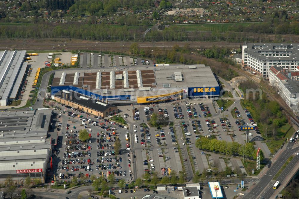 Aerial image Berlin - Blick auf das IKEA Einrichtungshaus im Gewerbegebiet in Berlin-Tempelhof. View of the furniture store IKEA in Berlin-Tempelhof.