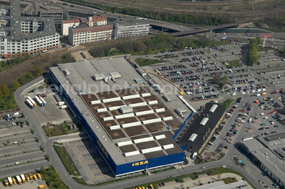 Aerial photograph Berlin - Blick auf das IKEA Einrichtungshaus im Gewerbegebiet in Berlin-Tempelhof. View of the furniture store IKEA in Berlin-Tempelhof.