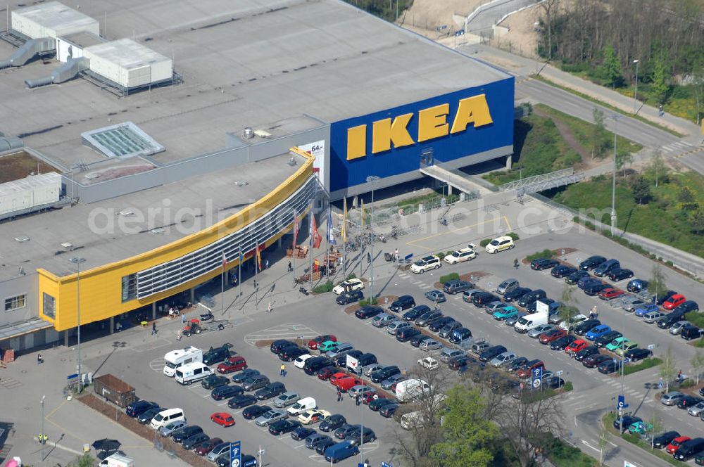 Aerial photograph Berlin - Blick auf das IKEA Einrichtungshaus im Gewerbegebiet in Berlin-Tempelhof. View of the furniture store IKEA in Berlin-Tempelhof.