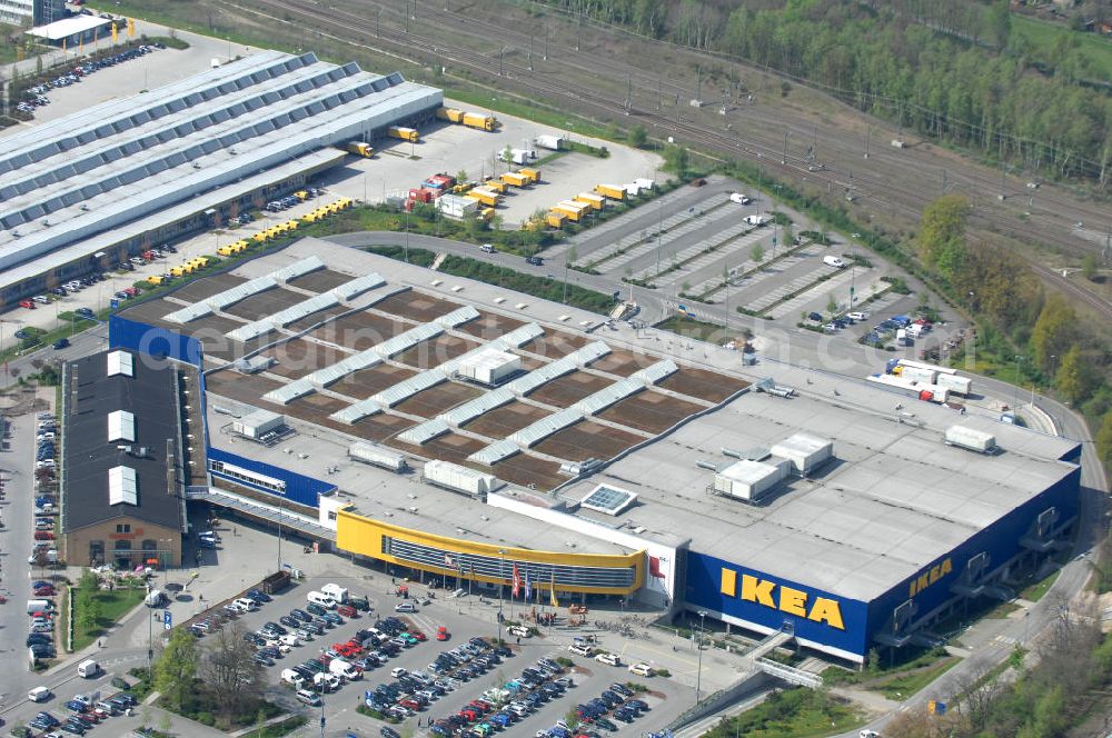 Berlin from the bird's eye view: Blick auf das IKEA Einrichtungshaus im Gewerbegebiet in Berlin-Tempelhof. View of the furniture store IKEA in Berlin-Tempelhof.