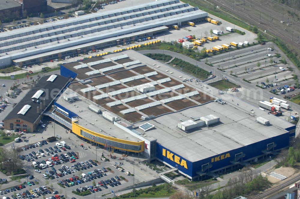 Aerial image Berlin - Blick auf das IKEA Einrichtungshaus im Gewerbegebiet in Berlin-Tempelhof. View of the furniture store IKEA in Berlin-Tempelhof.