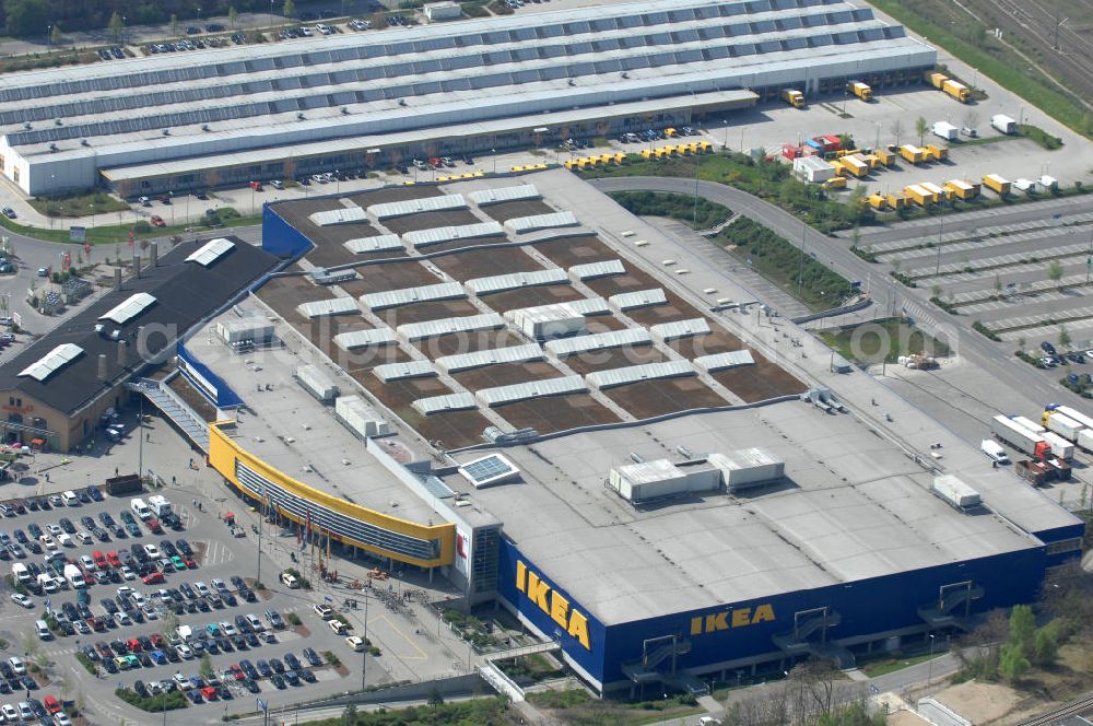 Aerial photograph Berlin - Blick auf das IKEA Einrichtungshaus im Gewerbegebiet in Berlin-Tempelhof. View of the furniture store IKEA in Berlin-Tempelhof.