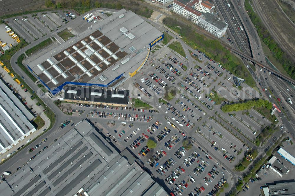 Berlin from the bird's eye view: Blick auf das IKEA Einrichtungshaus im Gewerbegebiet in Berlin-Tempelhof. View of the furniture store IKEA in Berlin-Tempelhof.