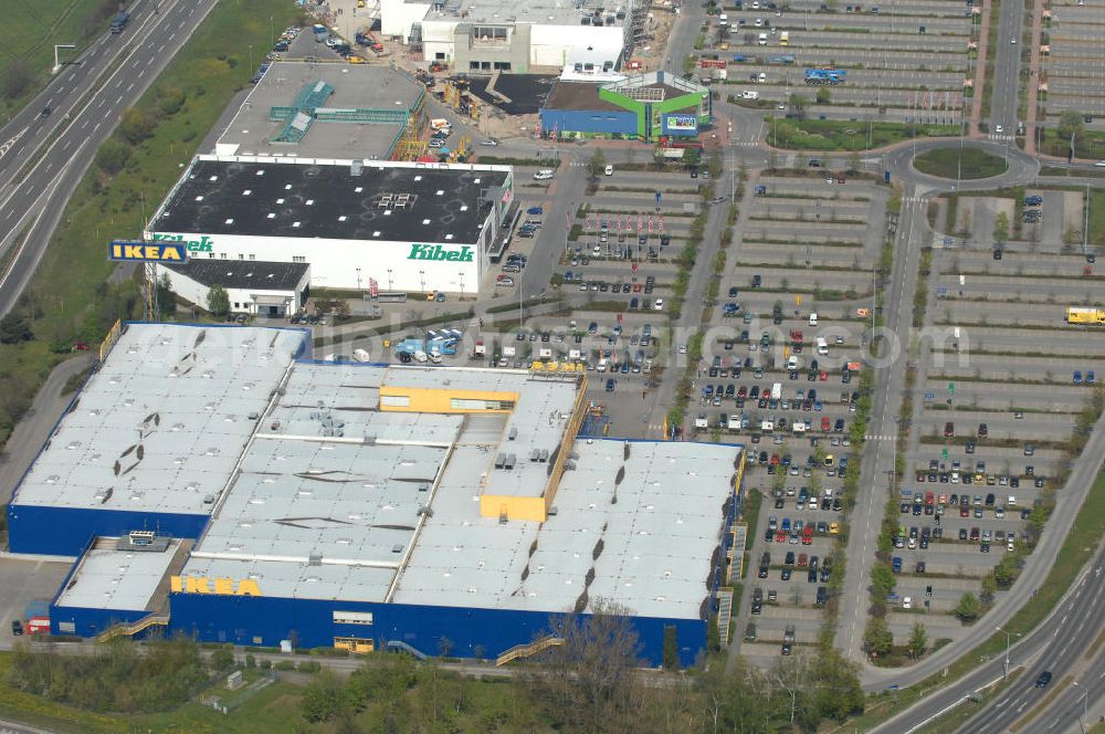 Aerial photograph Waltersdorf - Blick auf das IKEA Einrichtungshaus im Gewerbegebiet Airport Center Waltersdorf in Berlin-Waltersdorf. View of the furniture store IKEA in Berlin-Waltersdorf.