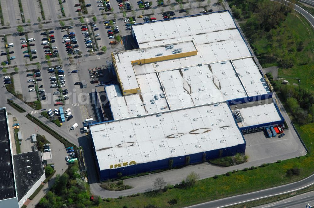 Aerial photograph Waltersdorf - Blick auf das IKEA Einrichtungshaus im Gewerbegebiet Airport Center Waltersdorf in Berlin-Waltersdorf. View of the furniture store IKEA in Berlin-Waltersdorf.