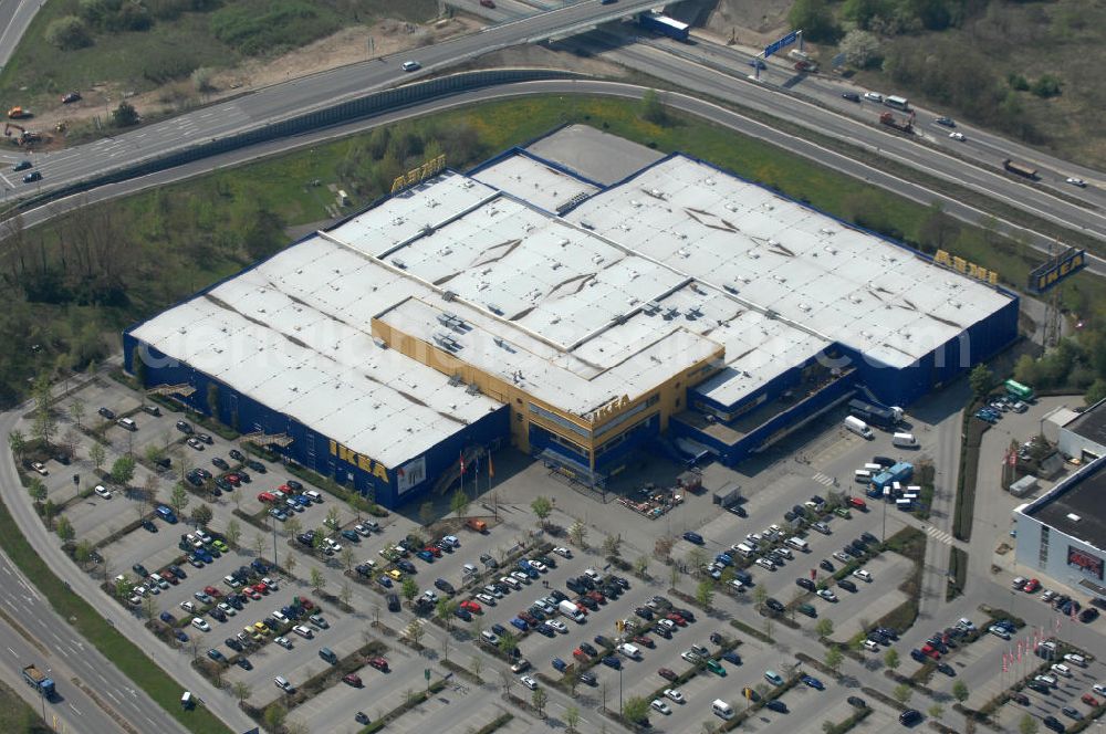 Waltersdorf from the bird's eye view: Blick auf das IKEA Einrichtungshaus im Gewerbegebiet Airport Center Waltersdorf in Berlin-Waltersdorf. View of the furniture store IKEA in Berlin-Waltersdorf.