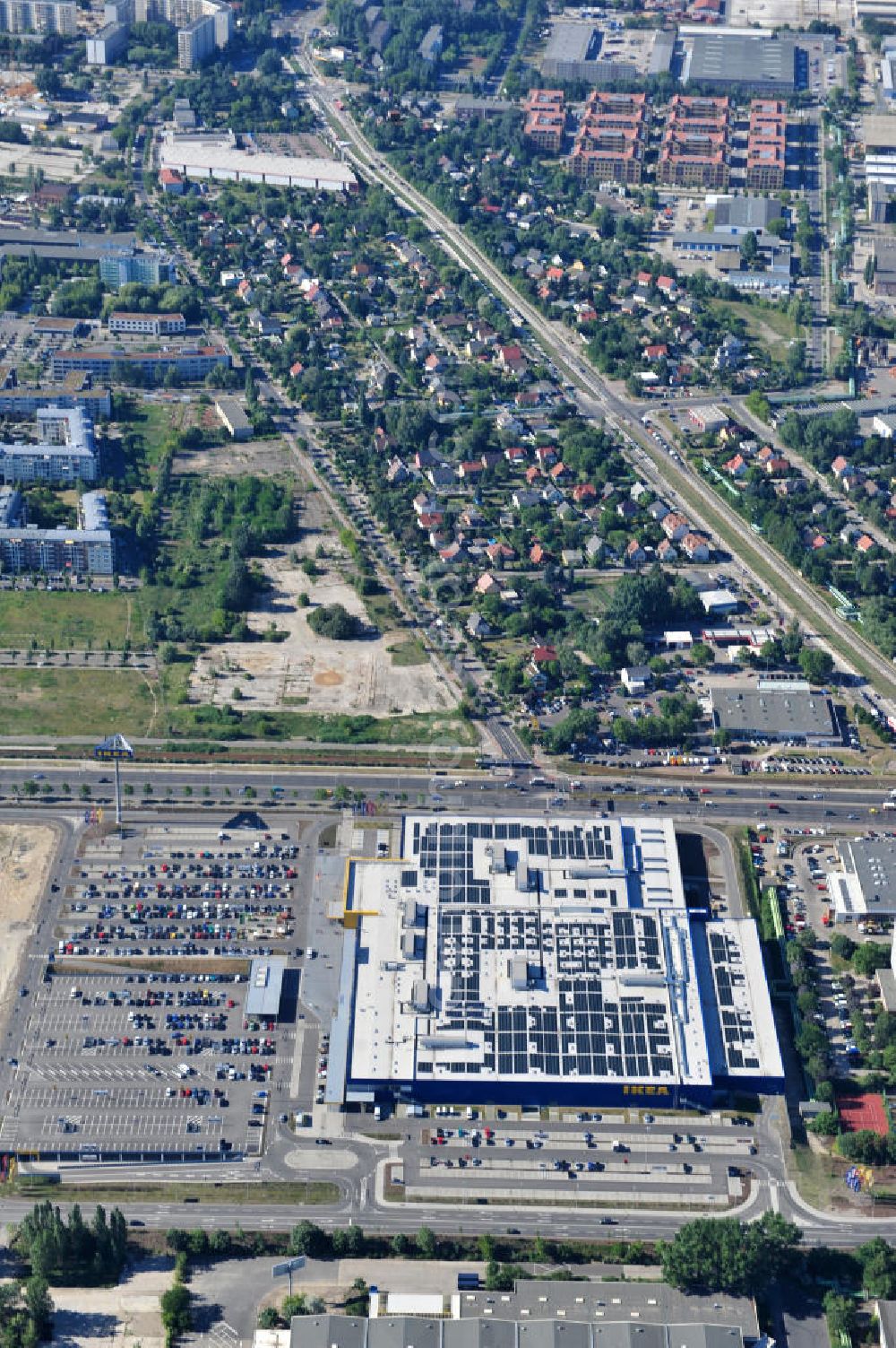 Berlin Lichtenberg from the bird's eye view: IKEA-Neubau Berlin Lichtenberg an der Landsberger Allee , dem zweitgrößte Ikea-Standort in Europa mit 22 000 Quadratmetern und zugleich dem dritten Berliner Einrichtungshaus. View of the IKEA store area in Berlin Lichtenberg. It is the third furniture store in Berlin.