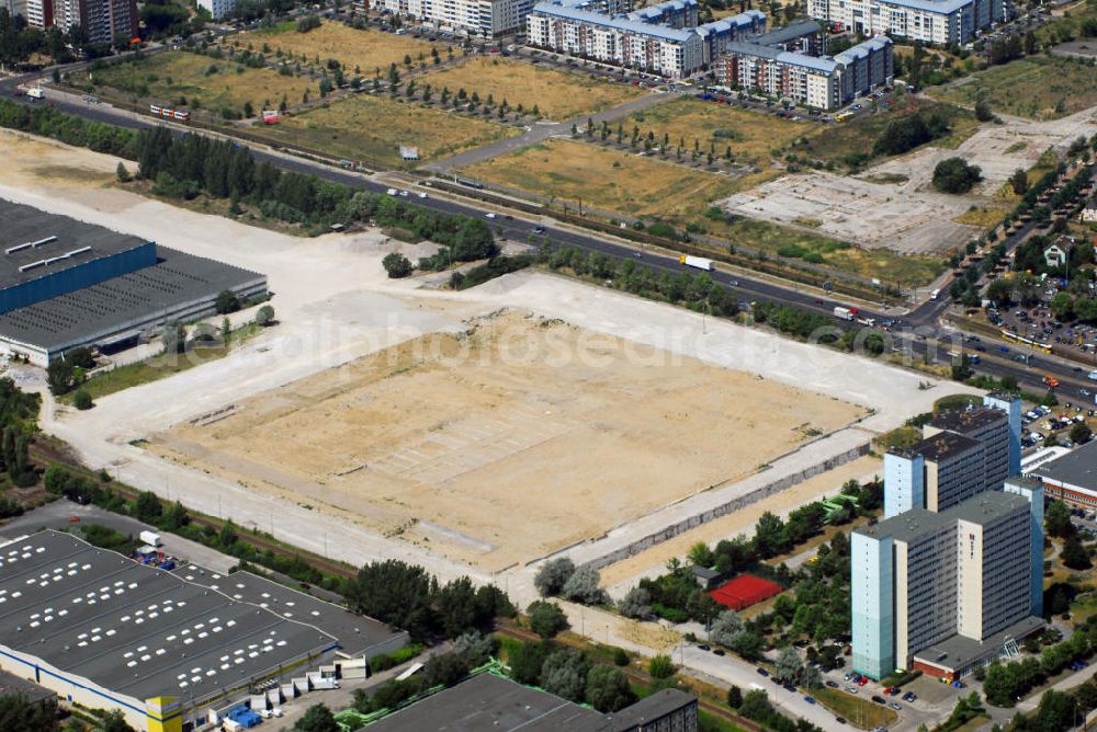 Berlin from the bird's eye view: Blick auf das im Bau befindliche IKEA-Einrichtungshaus in Berlin-Lichtenberg. Diese Filiale soll mit 44.000 qm das zweitgrößte Einrichtungshaus des Konzerns werden. Es werden 60 Mio. Euro investiert. Adresse: IKEA Deutschland Verkaufs-GmbH, Am Wan dersmann 2-4. 65719 Hofheim-Wallau, Tel. +49 (0)0180 53534 35, Fax +49 (0)0180 53534 36, Email: ausk@memo.ikea.com