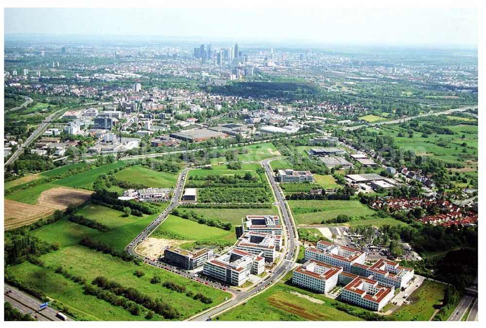 Aerial image Frankfurt am Main - Immobilienkomplex der HVB-Immobilienmanagement Ag am Eschborner Dreieck in Frankfurt am Main